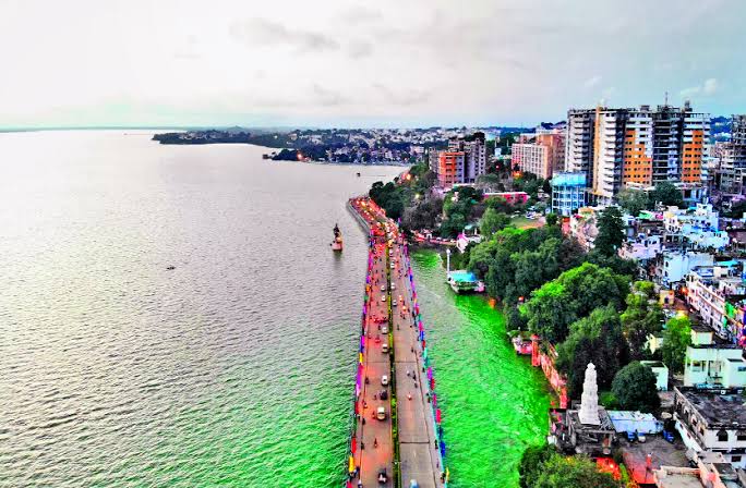 भोजवैट लैंड के आदेश पर बड़ा तालाब का सीमांकन करने उतरेगा राजस्व अमला 2 1759920929 WhatsApp Image 2025 10 08 at 14.42.38